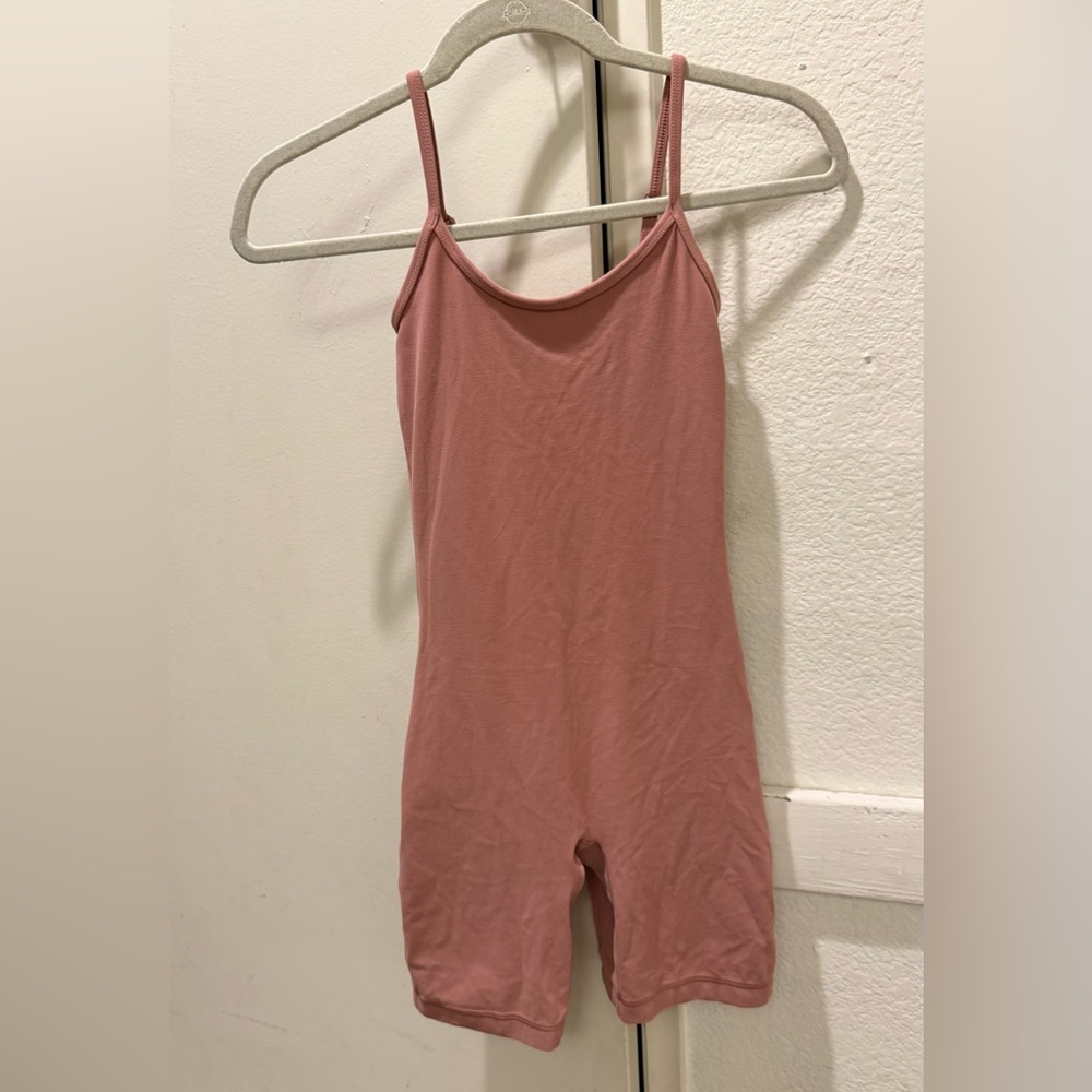 Tnaction Aritzia Life Romper coral Mauve Pink Cutout Back Athletic Bodysuit XS
